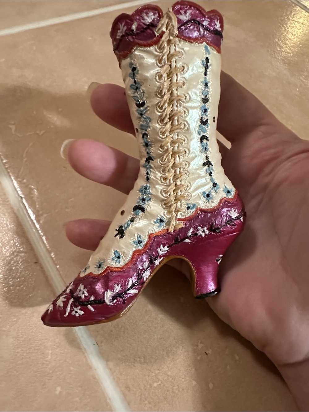 VTG COLLECTABLE “Just The Right Shoe” Opera Boot Figurine - Picture 11 of 11